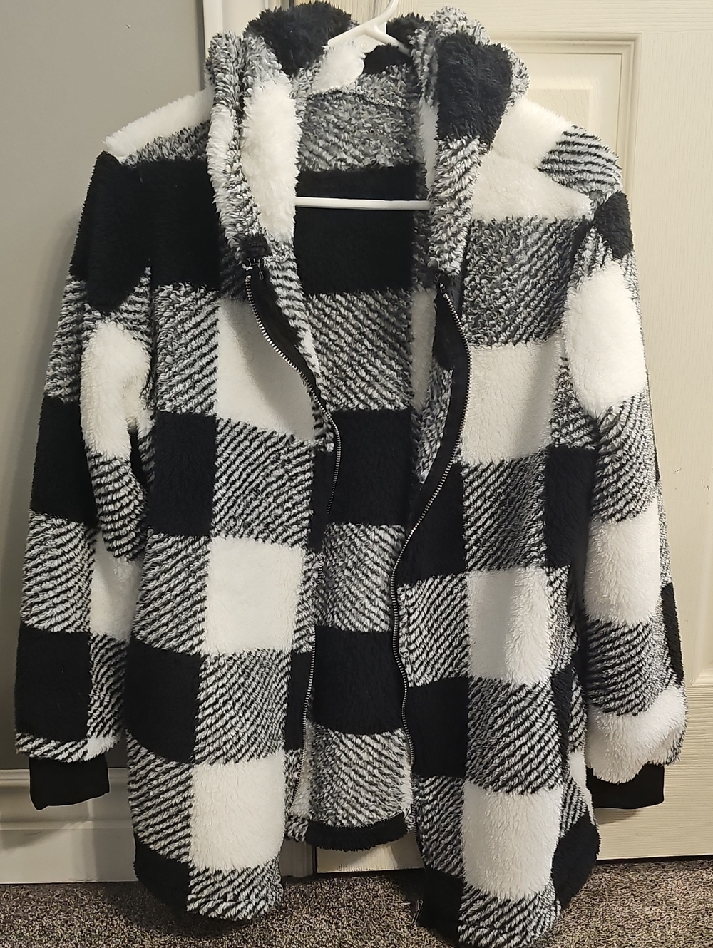 Plaid Sherpa Hoodie Jacket - Black & White